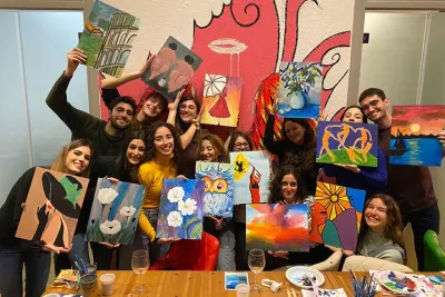 Paint n’ Sip in Rome: Unlimited Wine & Pizza in Piazza Navona