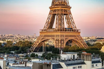 Paris Private First-Timers Tour: Iconic Landmarks & Crêpes