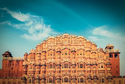 New Delhi to Jaipur: One way Private Transfer with Driver