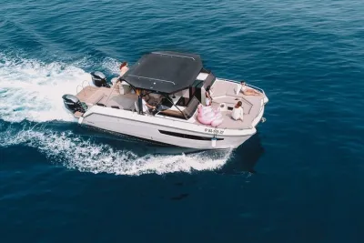 Private Charter in Catamaran Alexa by Barcelona 12 pax 2/4/8 HS
