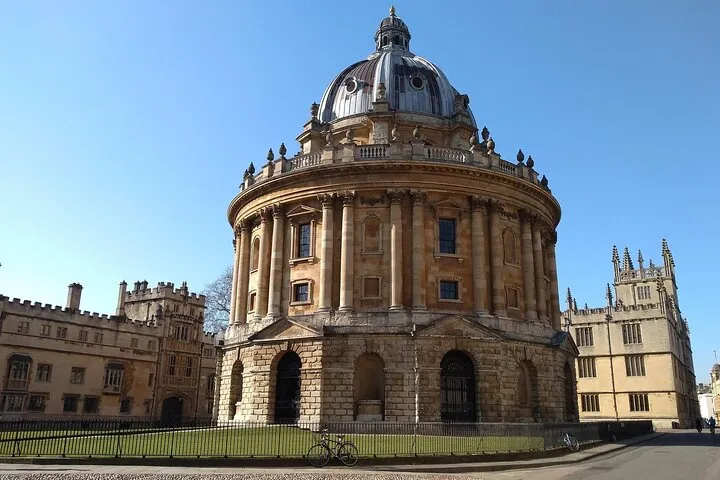 Oxford Tour from London includes Private Transport and Tickets