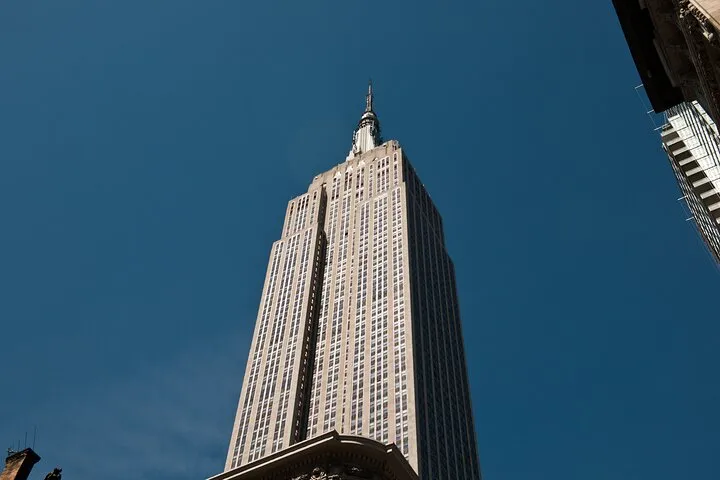 2 Hour Private Elf Movie Sites Guided Tour in New York City