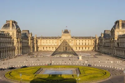 Private Tour with Tickets to the Louvre Museum & Crepes