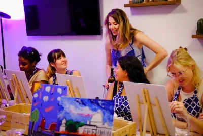 Rome Small Group Art Class Painting and Unlimited Wine with Pizza
