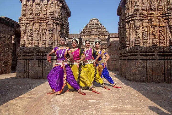 Half Day Tour with Dances of South India