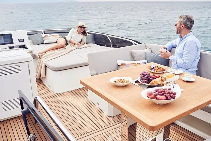 Luxury on the Waters : 90 ft House Boat Cruise Tour in Dubai