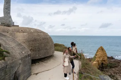 Normandy Guided Day Trip with Landing Beaches and Pick Up