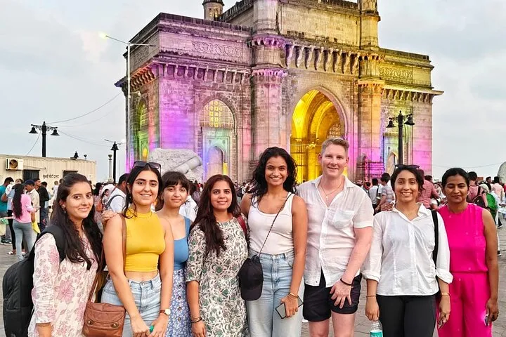 Group Guided Walking Tour in Fort and Colaba
