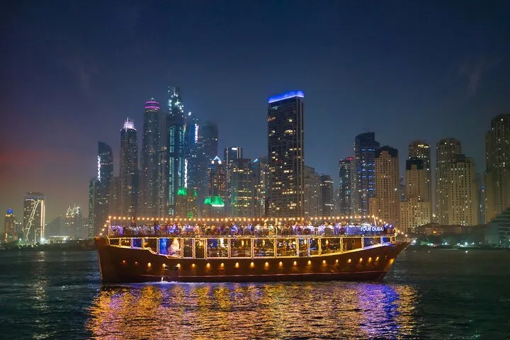 Dubai Marina: Luxury Dhow Dinner Cruise with Hotel Transfer