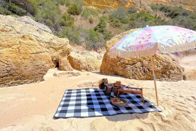 Private Paradise Beaches and Famous Beach Bars Tour in Lisbon