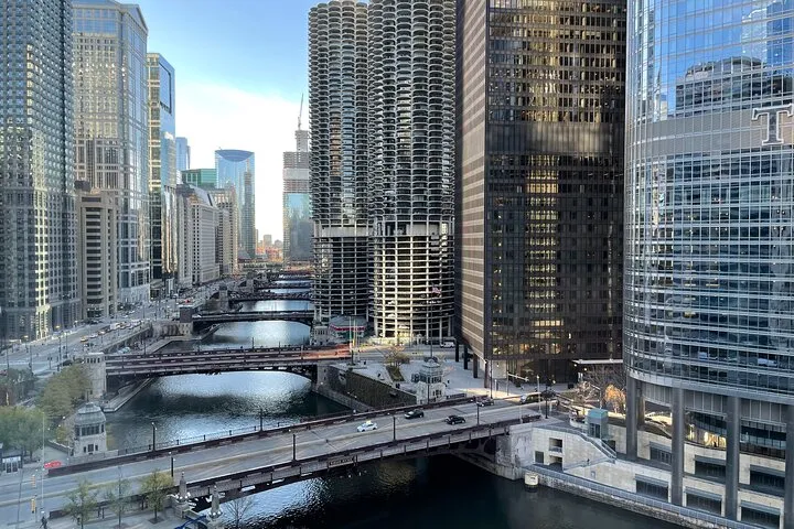Downtown Chicago Guided Walking Tour Semi-Private 12ppl Max