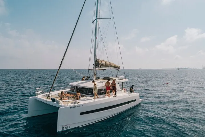 Luxury catamaran for private experiences in Barcelona