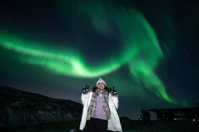 Small Bus Northern Lights Tour from Reykjavik at 9:30 pm