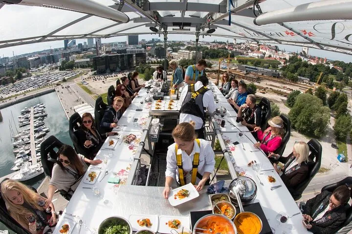 Dubai Night City Private Tour with Sky Dining Experience