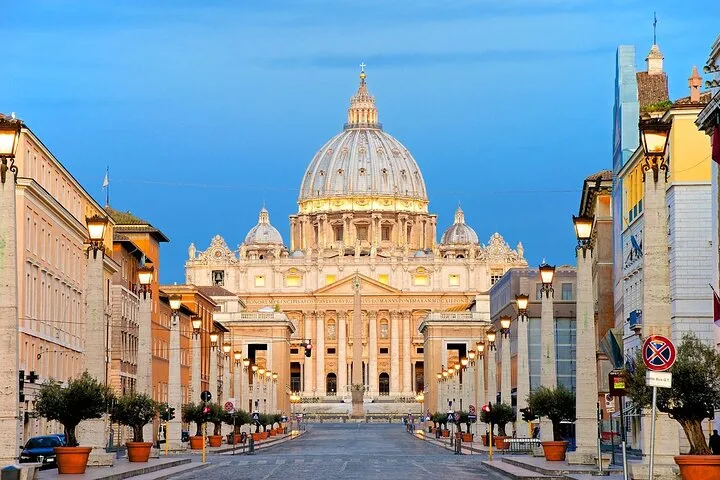 Guided Tour to Vatican and Sistine Chapel with Ticket