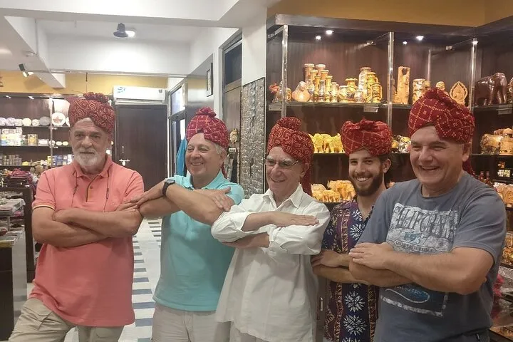 Agra's Tea demonstration & Food Tour