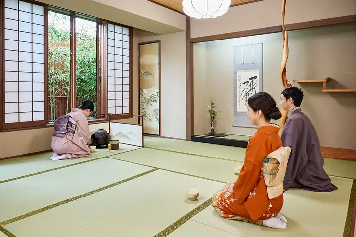 Kimono Tea Ceremony at Tokyo, Asakusa Maikoya