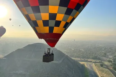 Adventure Balloon Flight in Teotihuacan with Breakfast in Cave