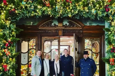 London Christmas Lights Private Guided Taxi Tour