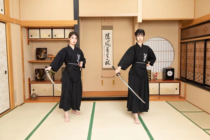 Tokyo Customized Tour & Samurai Sword with Licensed Guide