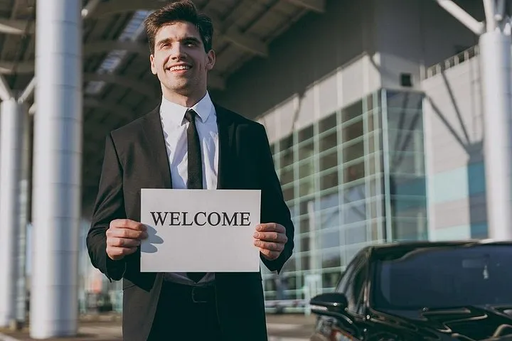 Dubai Airport to Sharjah City Transfers in Lexus Luxury Sedan