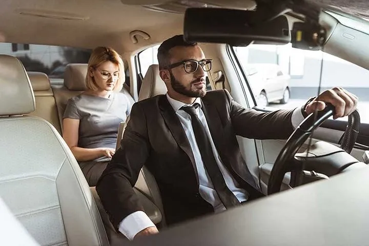 Private Transfer from Al Maktoum Airport to Dubai City