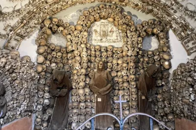 Rome Catacombs & Capuchin Crypts Group Tour with Transfers