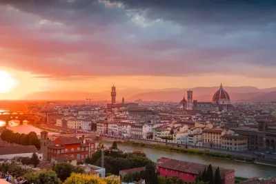 Florence Unveiled: A Spectacular Walking Tour Experience + Ebook