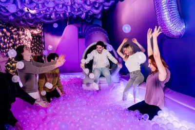 IKONO Barcelona: Immersive Experience
