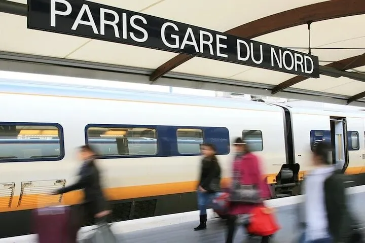Private Arrival Transfer: Paris Train Station to Hotel