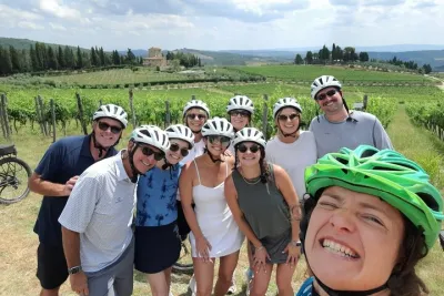 Full-Day Tuscany and Chianti Hills Bike Tour With Lunch at Farm