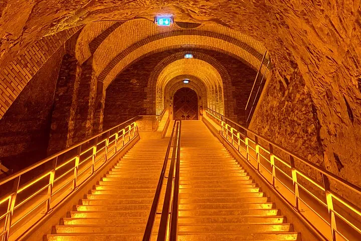 GRAND VINTAGE Moet et Chandon Veuve Clicquot Cellars & Tastings