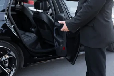 Private Meet & Greet Transfer from El Prat Airport to Barcelona
