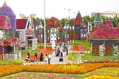 View the Palm with Miracle Garden Private Tour