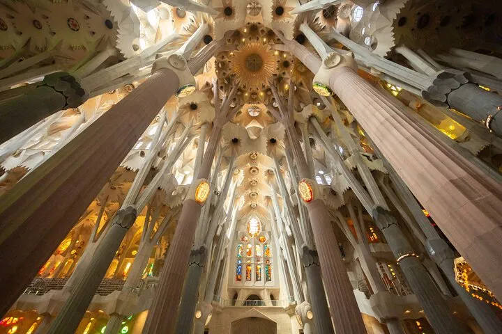 Sagrada Familia Guided Tour with Skip the Line Ticket