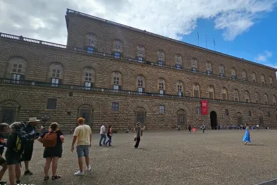 Medici Walking Tour -Small Group