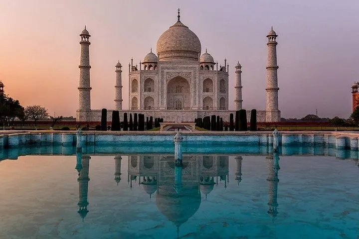 Private Sunrise Taj Mahal Agra Fort Guided Tour by Car From Delhi