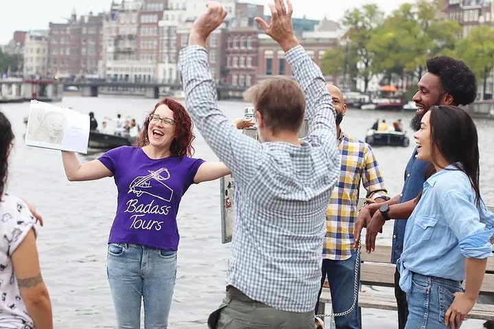 Small-Group Women's History Tour in Amsterdam