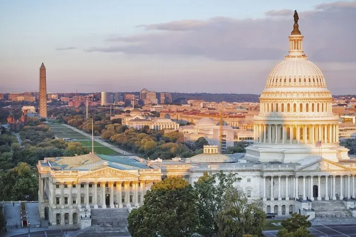 D.C. Monuments & Landmarks: Full-Day Tour from New York