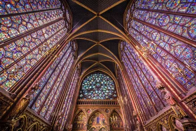 Paris Guided Tour with Access to Notre Dame or Sainte-Chapelle