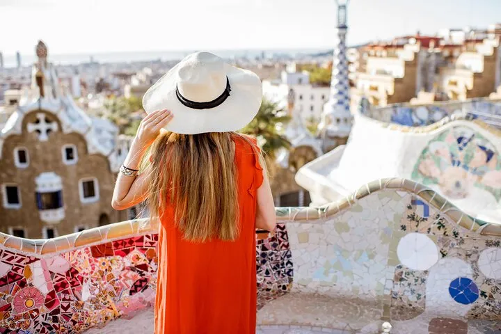 Private Park Güell & Gaudi House Guided Experience