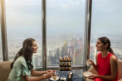 The Lounge Burj Khalifa Level 154 +153 + 152 With Dining Choices
