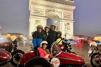 Private Sidecar Tour of Paris at Night with drinks