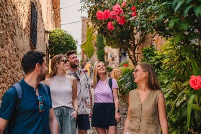 Private Dali Museum, Besalú & Girona Tour from Barcelona