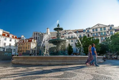 Lisbon Highlights Private Tour with Van and Local Guide 4H