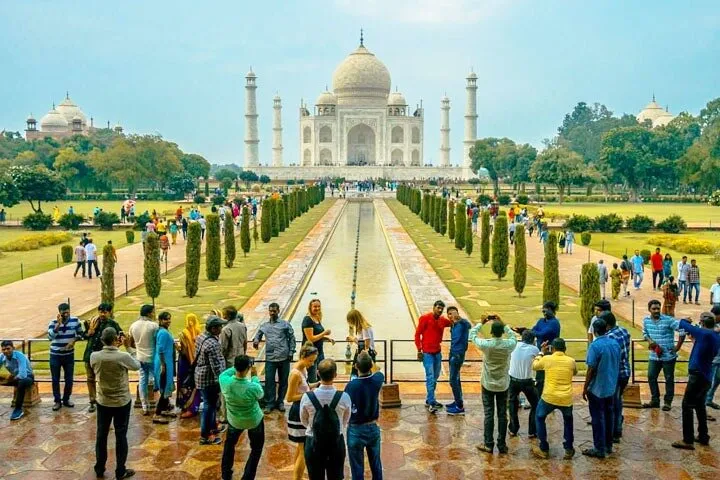 All Inclusive - Same Day Taj Mahal Tour by Gatimaan Express Train From Delhi