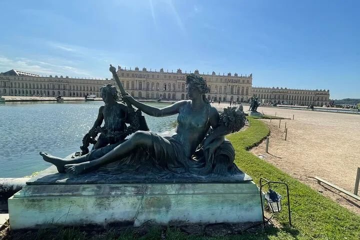 PARIS Excursion ==>CHATEAUX VERSAILLES and VAUX LE VICOMTE in Van