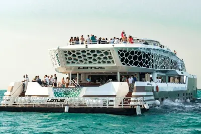 Dubai Lotus Yacht with Dinner Cruise