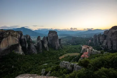 2-Day Guided Tour to Meteora from Athens with Accommodation