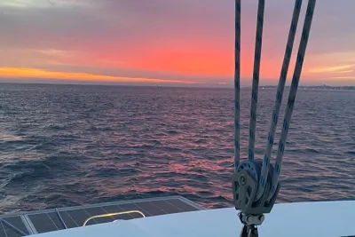 Lisbon: Sunset Cruise With Drinks on Spacious Yacht
